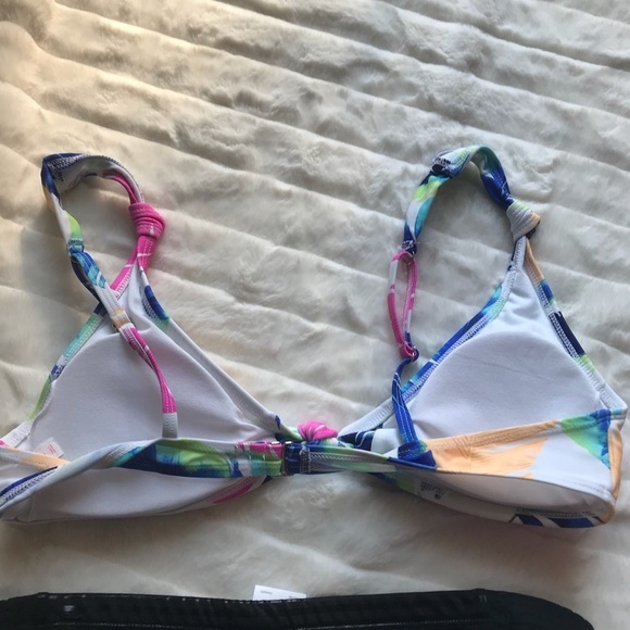 NWT SO Juniors Colorful Palm Print Bikini Top - Picture 4 of 6